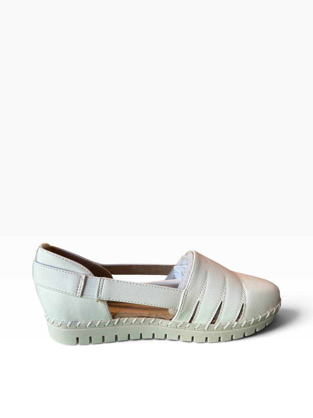 Easy Street Bugsy White Slip On Shoes 6.5 WW